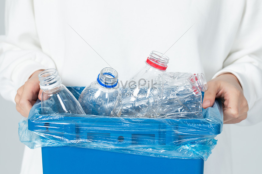 belajar memilah dan mencacah sampah plastik