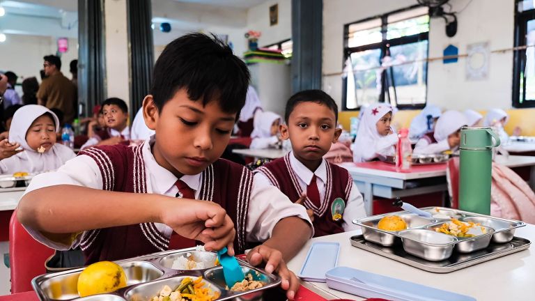 evaluasi kepuasan siswa terhadap menu